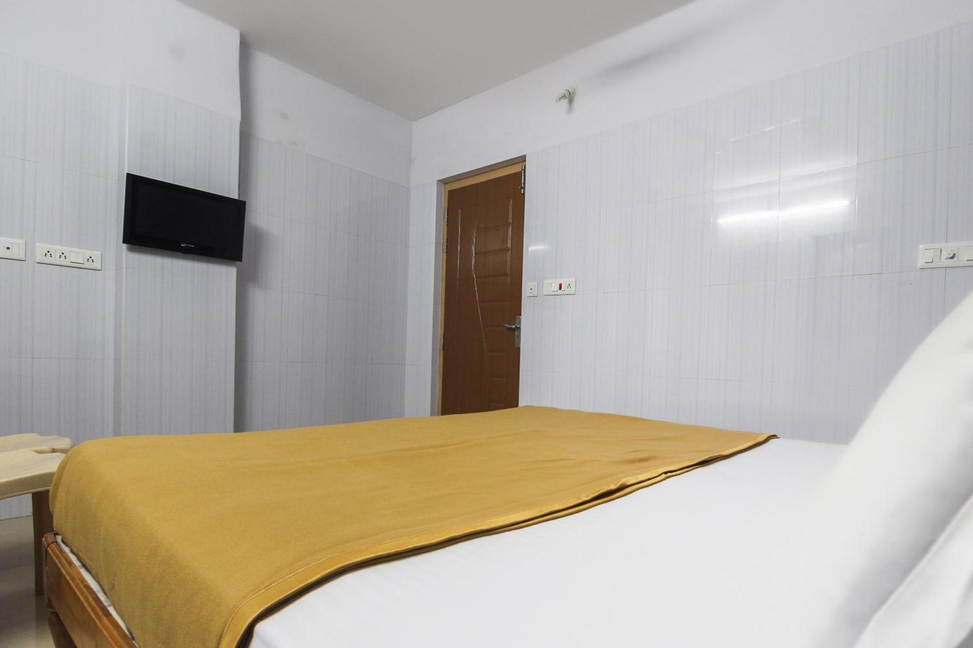 Hotel O Jks Deluxe Lodge Udaiyarpalaiyam Luaran gambar