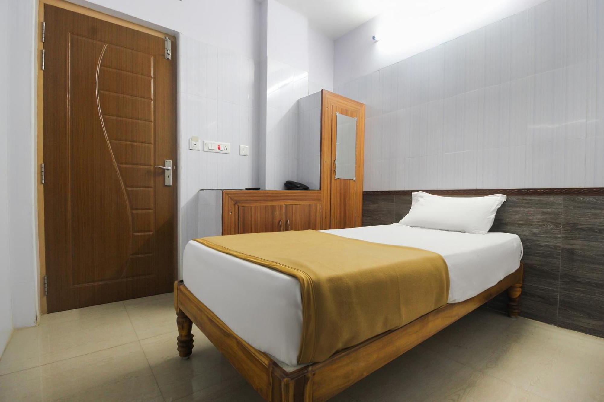 Hotel O Jks Deluxe Lodge Udaiyarpalaiyam Luaran gambar