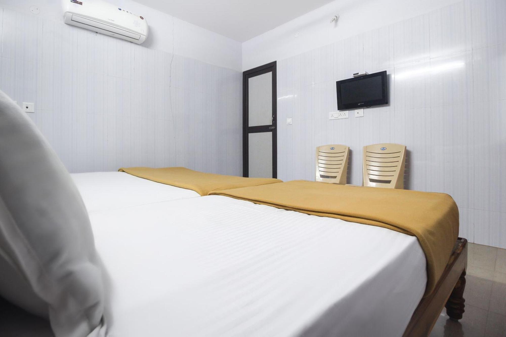 Hotel O Jks Deluxe Lodge Udaiyarpalaiyam Luaran gambar